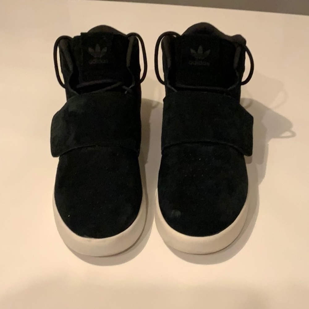Adidas Tubular Invader Straps!